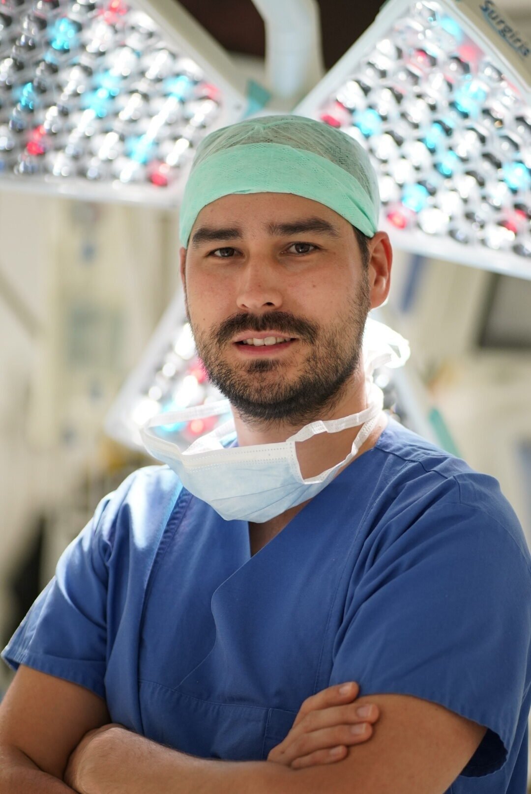 Gynecology specialist collaborating on endometriosis diagnosis in Geneva